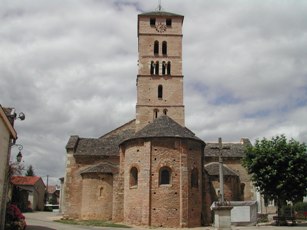Place de l'église, Uchizy